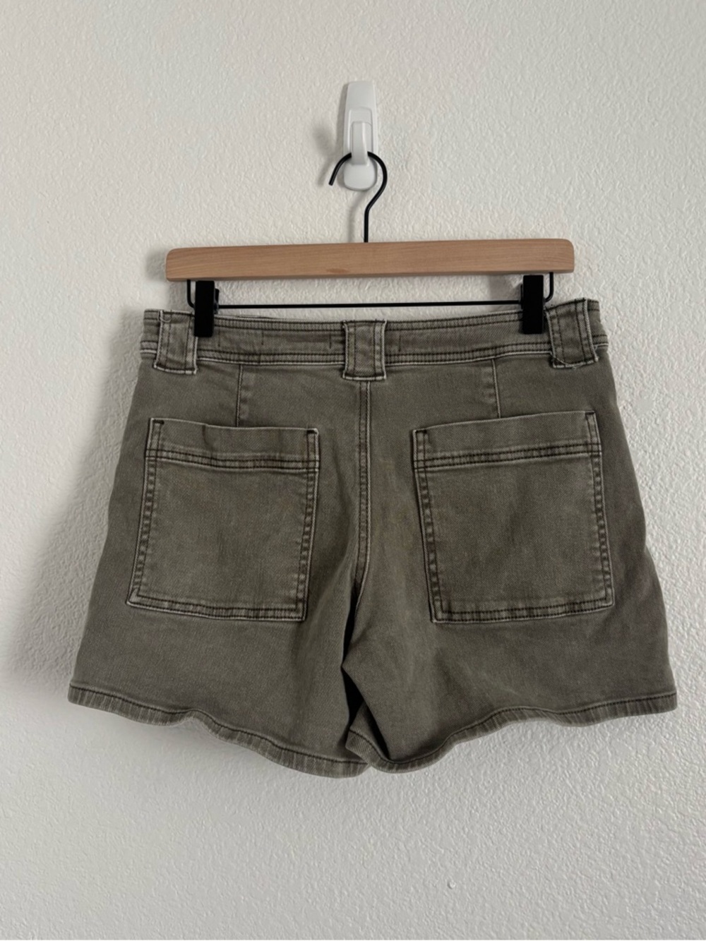 Sanctuary x Anthropologie Women's Size 30 Green Standard Rise Luna Denim Short - Picture 5 of 5